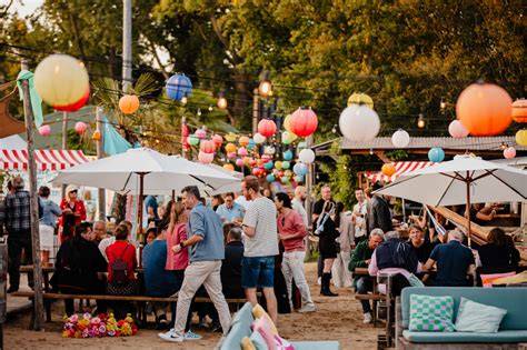 Workshops en informatiemarkt in festivalsfeer