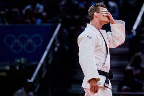 Judo-judoka tijdens olympische wedstrijd