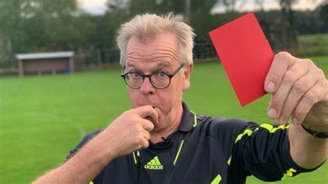Rode kaart voetbal scheidsrechter