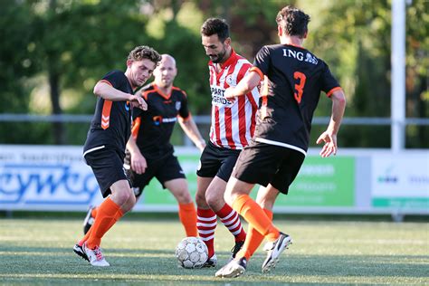 Sparta-legends spelen openingswedstrijd