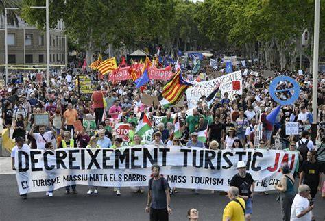 Protest tegen massatoerisme in Barcelona